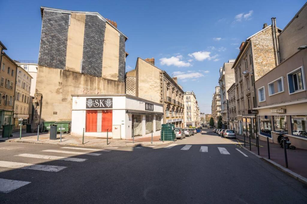 La Veilleuse - Appartement Au Coeur Du Centre Ville Лимож Экстерьер фото